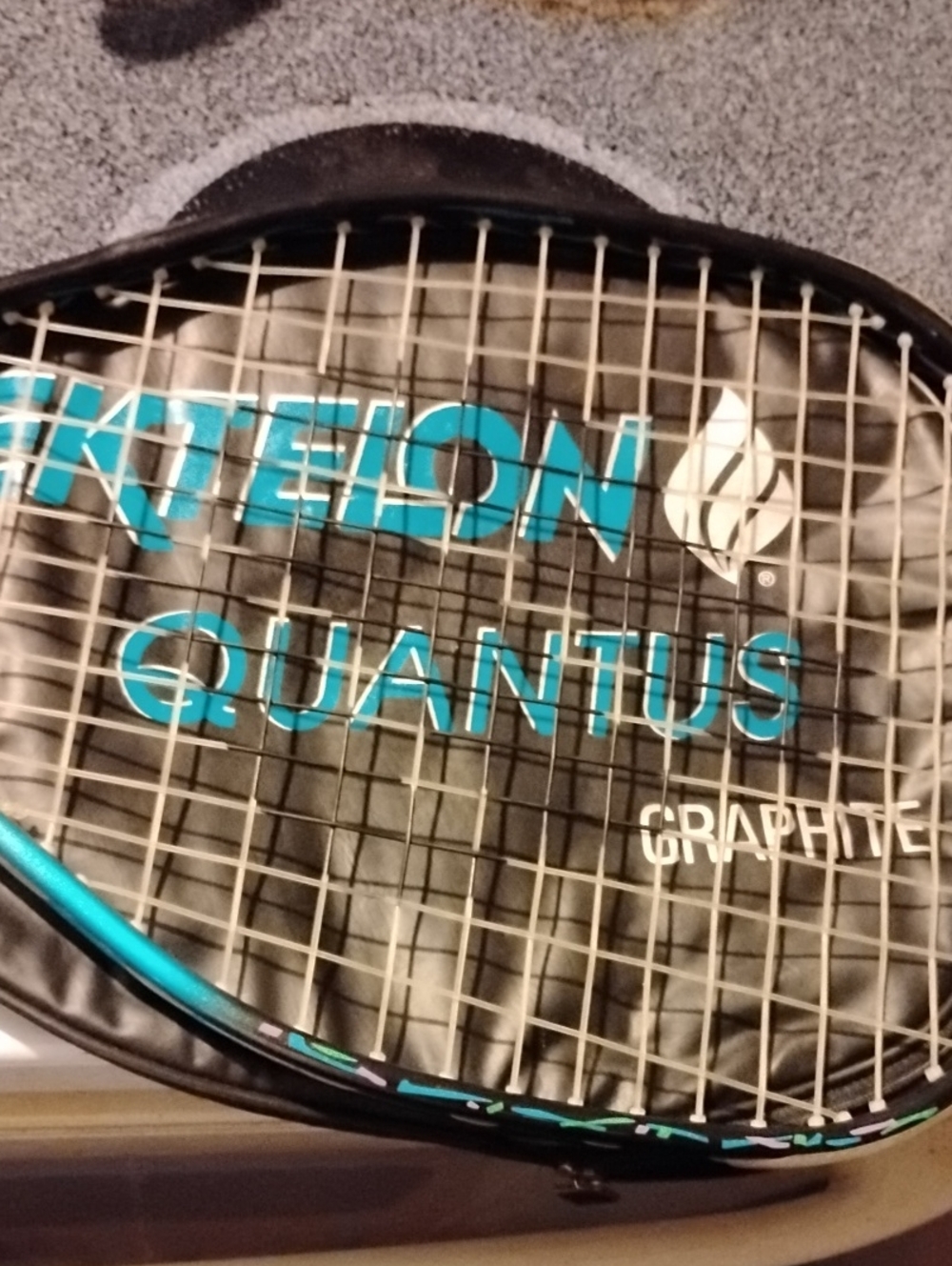 Tretorn Quantus Tennis Racket - Black with Teal Highlights